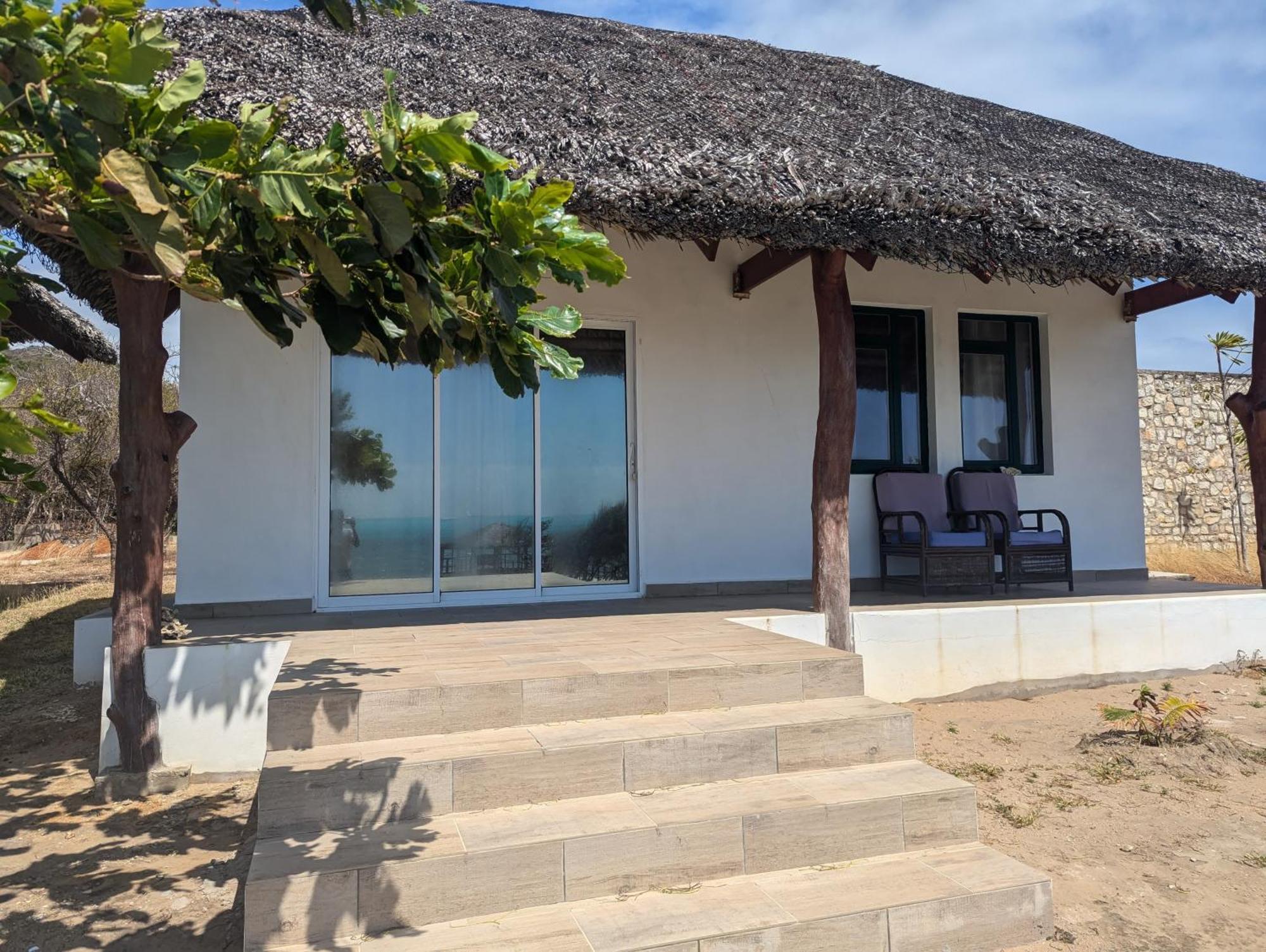 Les Paillottes De Babaomby Hotel Antsiranana Exterior photo